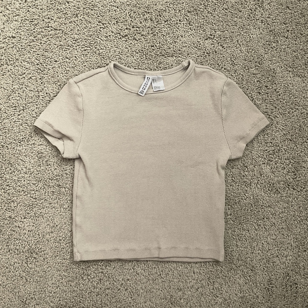 beige CROPPED baby tee